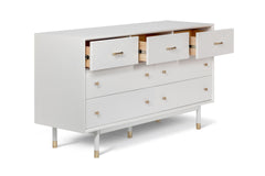 Chloe Dresser
